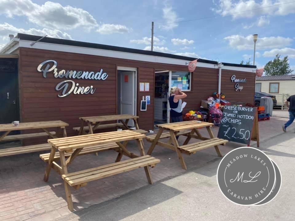 Promenade 566, Direct Beach Access, Close To Fantasy Island, Wifi, Pet Friendly - Meadow Lakes Caravan & Lodge Hire 斯凯格内斯 外观 照片