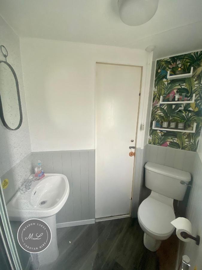 Promenade 566, Direct Beach Access, Close To Fantasy Island, Wifi, Pet Friendly - Meadow Lakes Caravan & Lodge Hire 斯凯格内斯 外观 照片